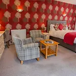 Burn Garden - On Windermere 4*