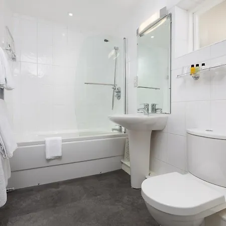 Burn Garden - On Windermere 4*