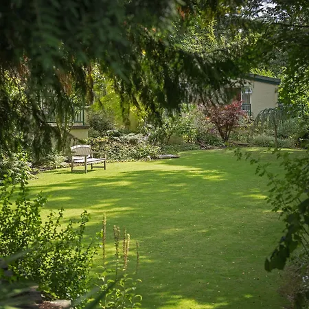 Burn Garden - On Windermere 4*