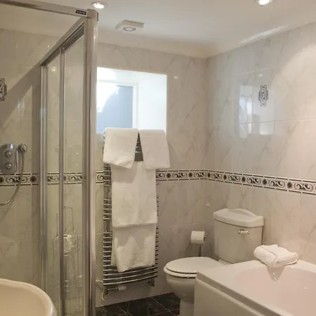 فندق Burn Garden - On Windermere 4*