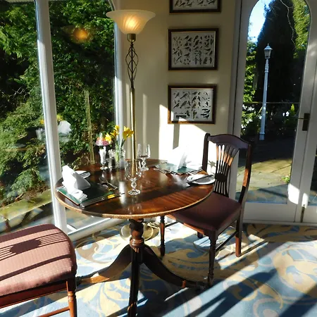 Burn Garden - On Windermere 4*