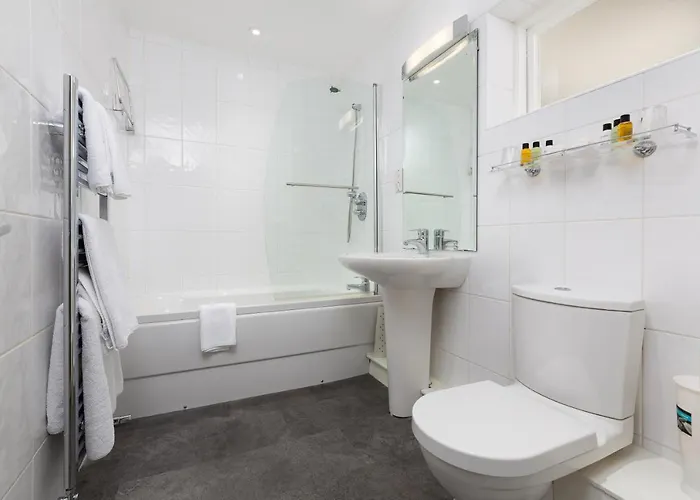 Burn Garden - On Windermere 4*