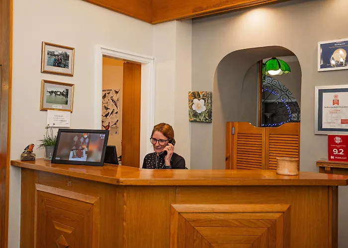 Burn Garden - On Windermere 4*